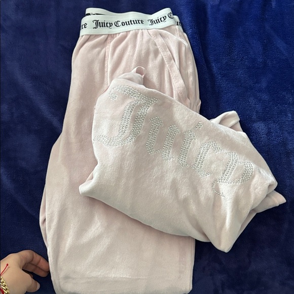 Juicy Couture Light Pink Velour Set - Picture 1 of 2